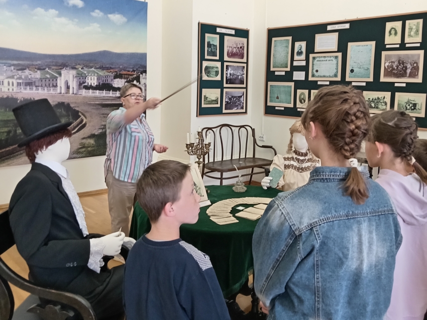 ​Воспитанники центра социальной реабилитации  «Дружба» посетили Бутинский дворец в Нерчинске